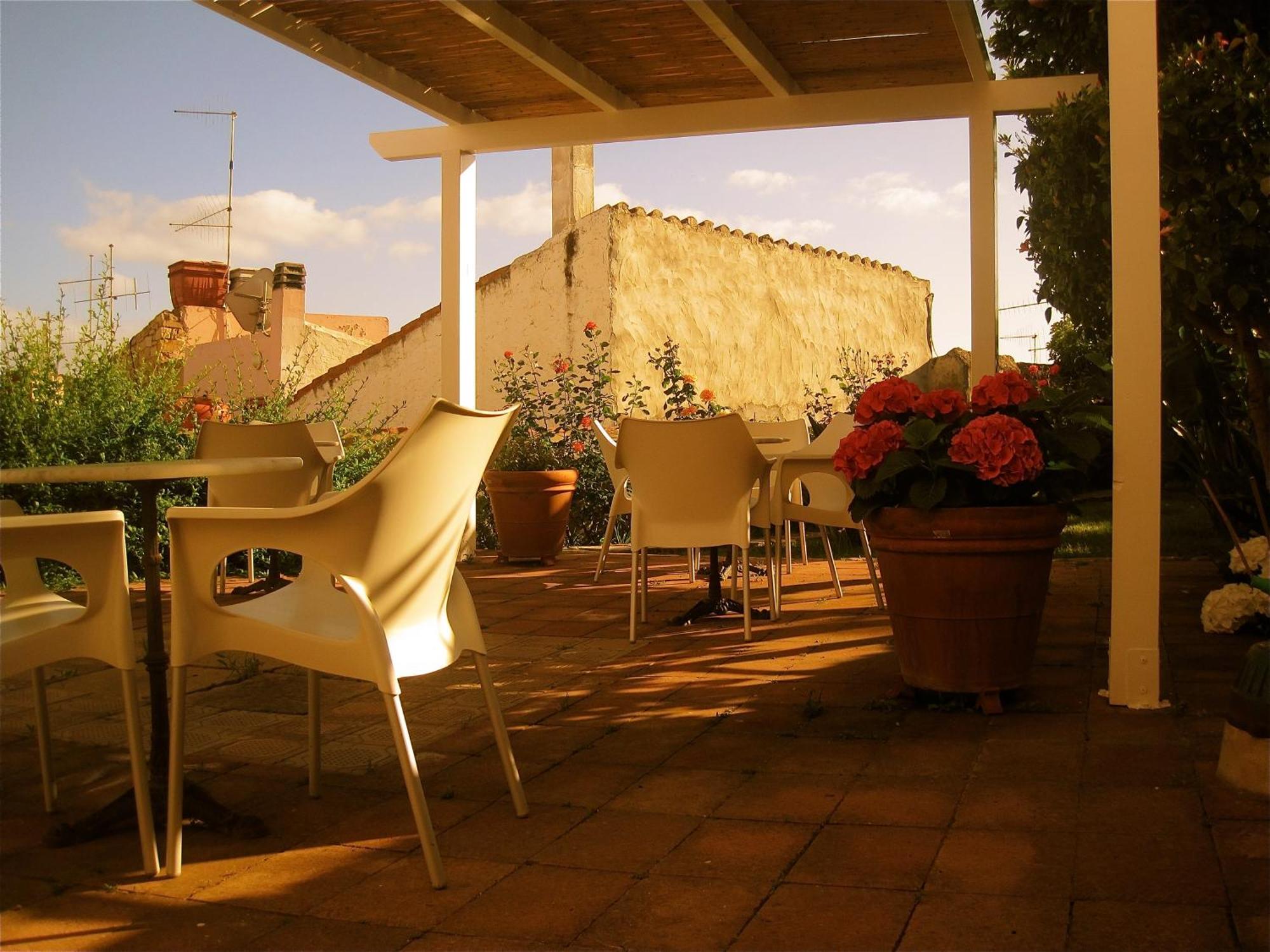 Hotel Villa Pimpina Carloforte  Exteriör bild