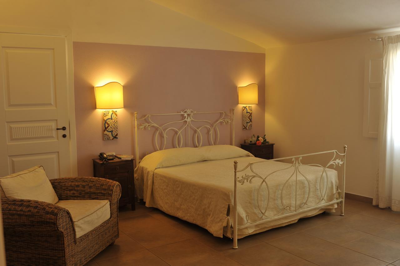 Hotel Villa Pimpina Carloforte  Exteriör bild