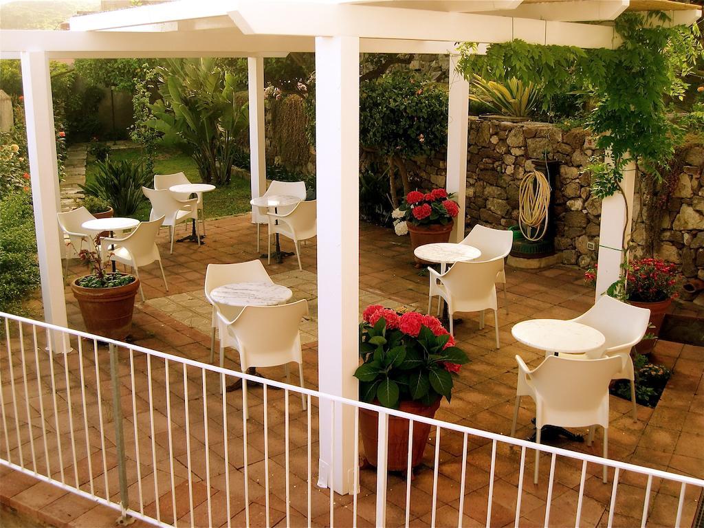 Hotel Villa Pimpina Carloforte  Exteriör bild